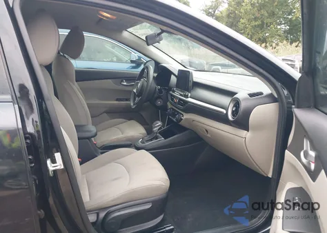 2019 Kia Forte Lxs z USA, uszkodzony, nr VIN 3KPF24AD9KE027429